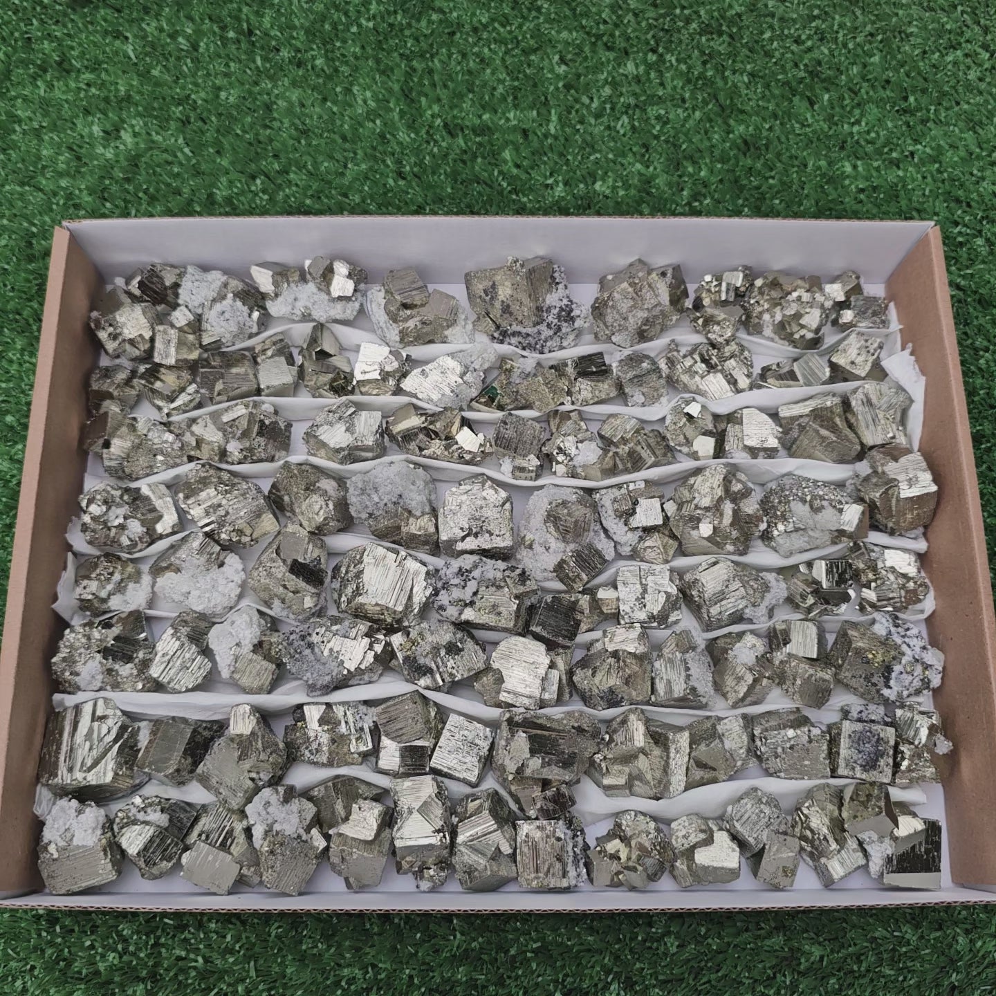 Load video: 90 pc pyrite Cubic