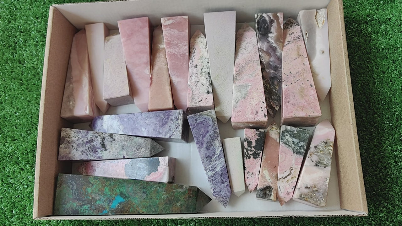 Load video: Lot 22 pcs Mixed Stones Tower*