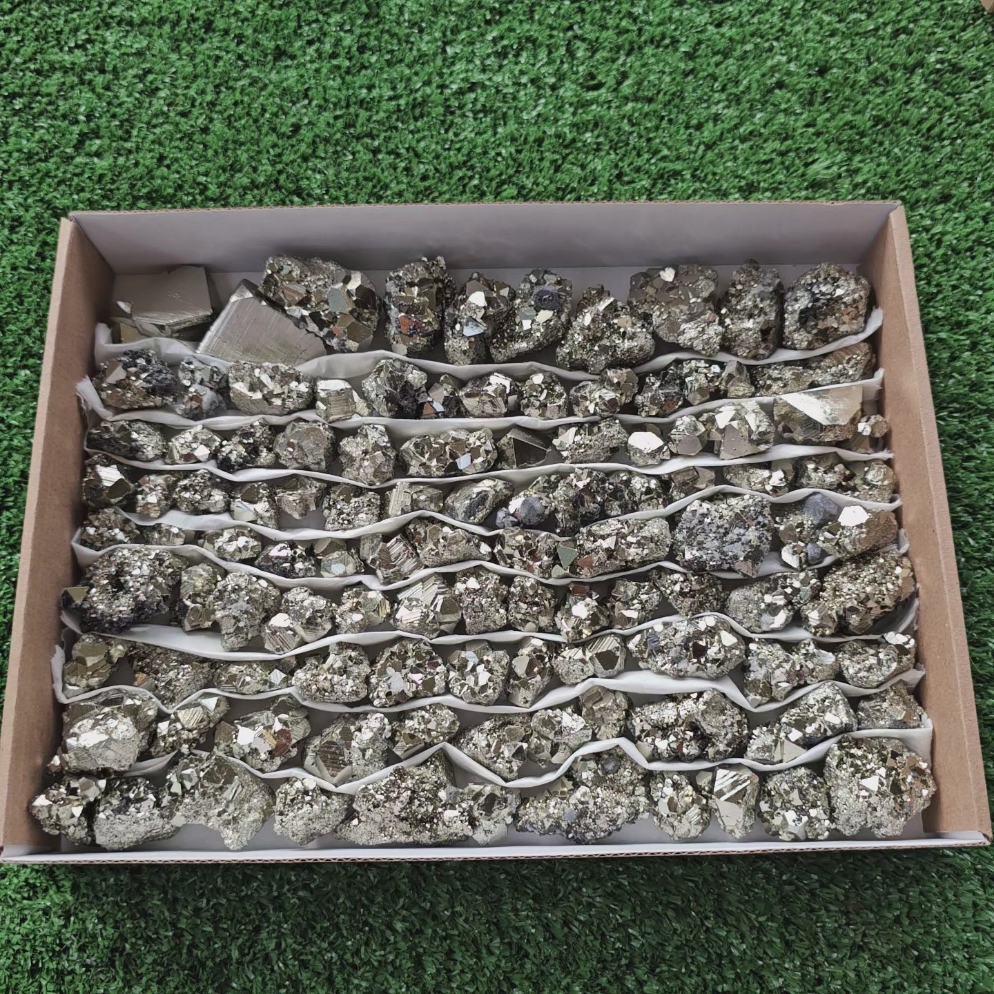 Load video: Box 109 pcs big pyrite Octahedral