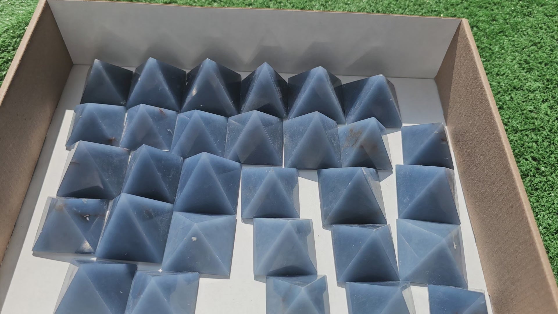 Load video: Lot 30 Pyramids Angelite**