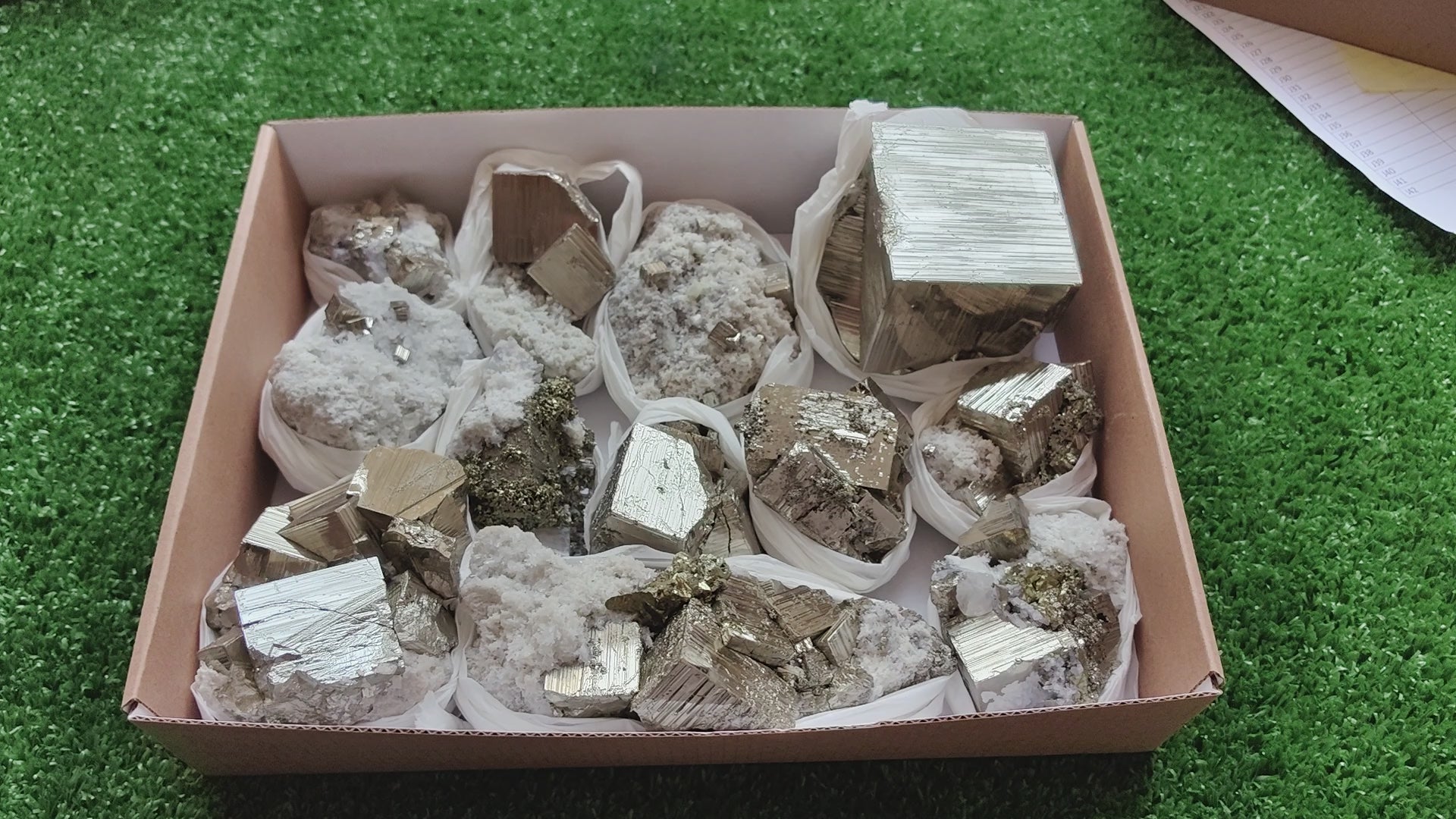 Load video: Box pyrite cubic