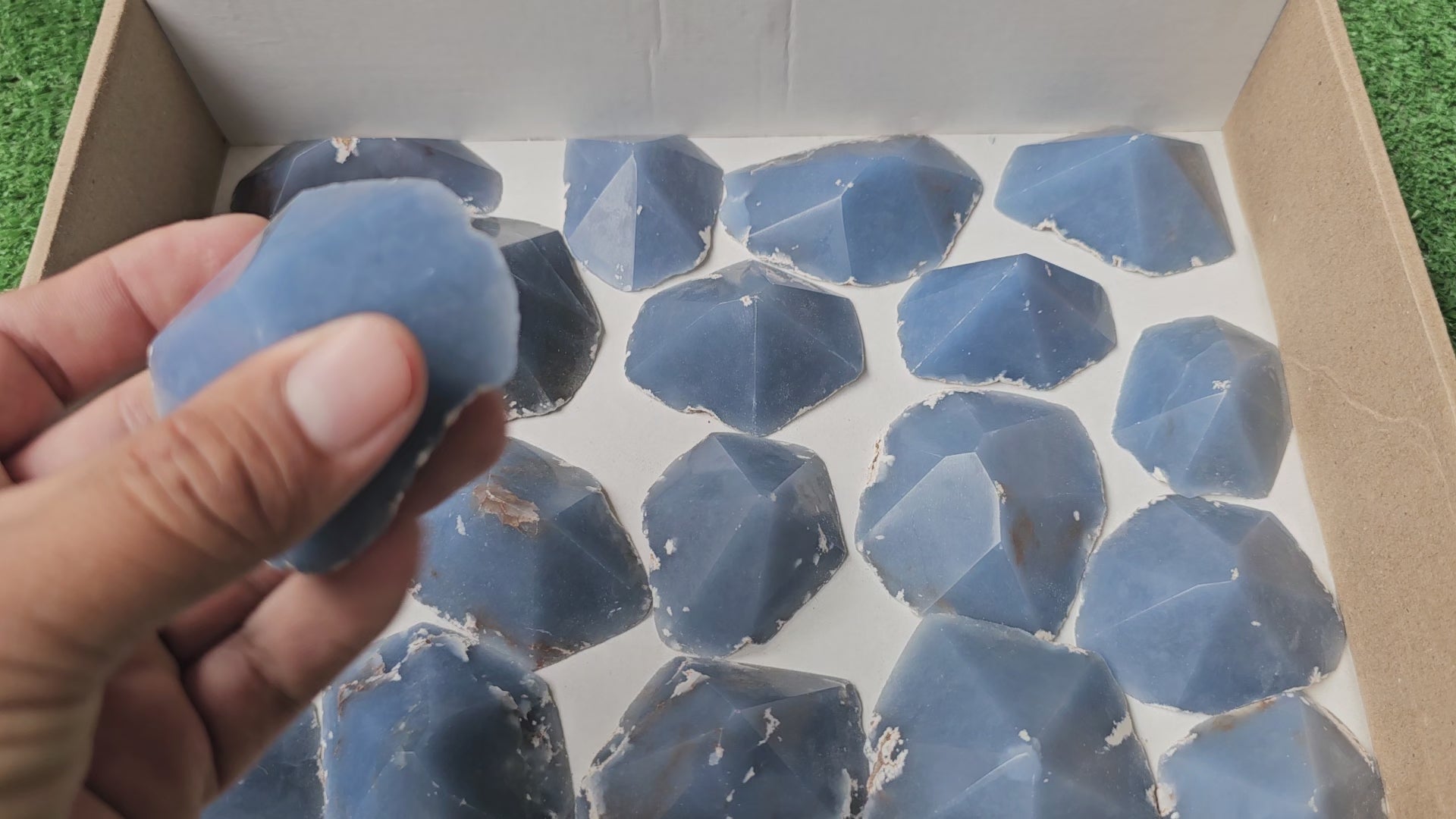 Load video: Lot 19 Slices with point Angelite