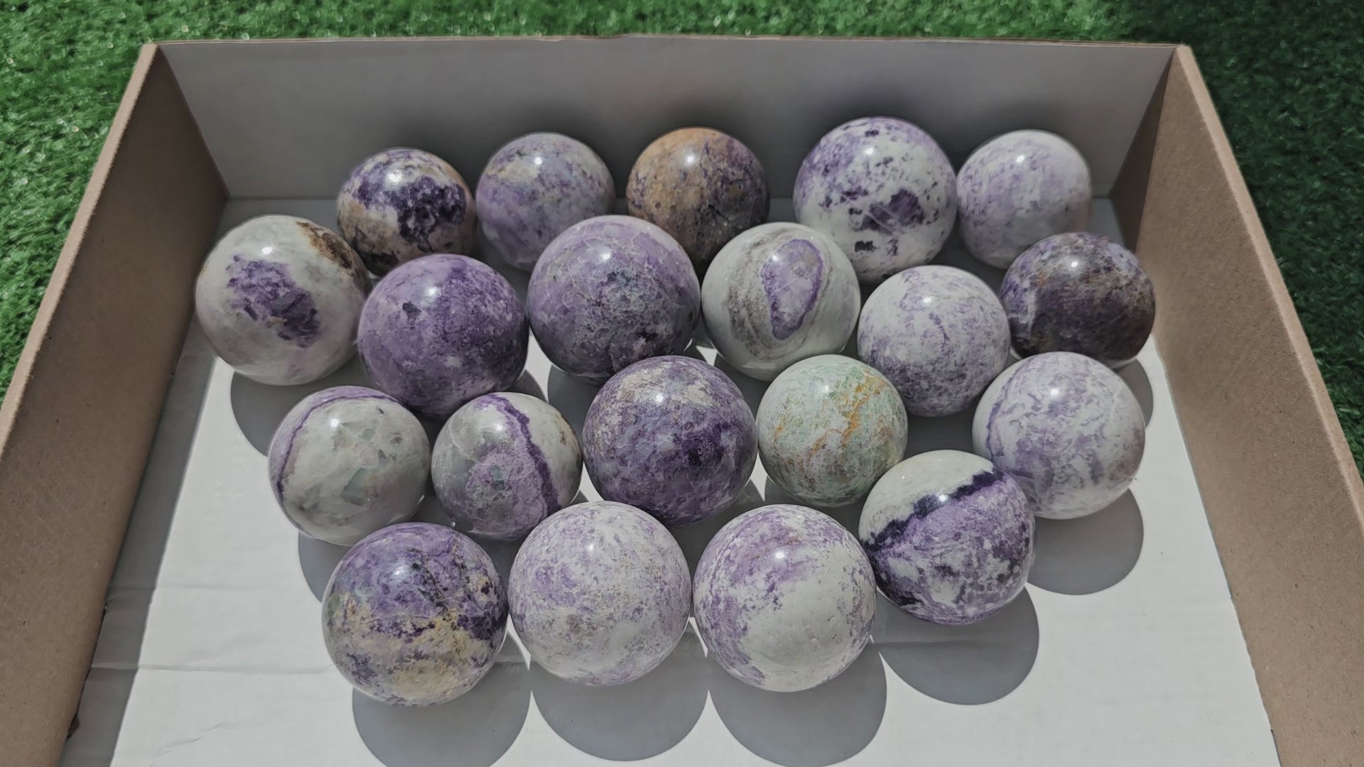 Load video: Lot 20 Spheres Bolivianite