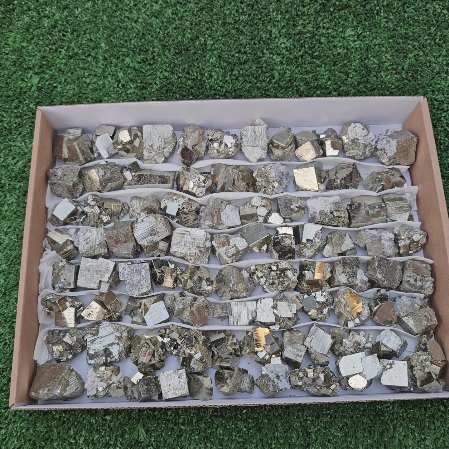 Load video: 85 pc Pyrite Cubic