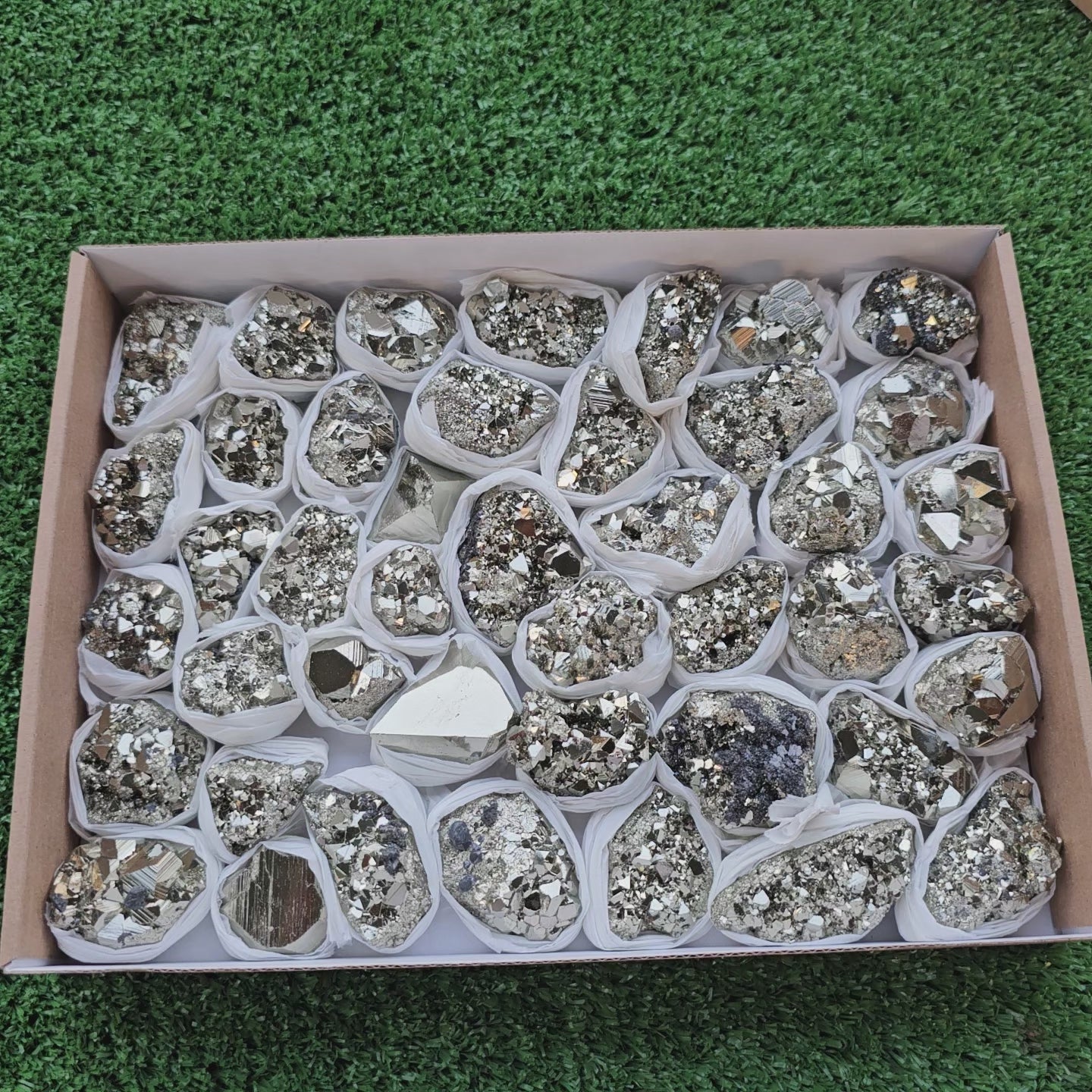Load video: Box 43 pcs pyrite Octahedral