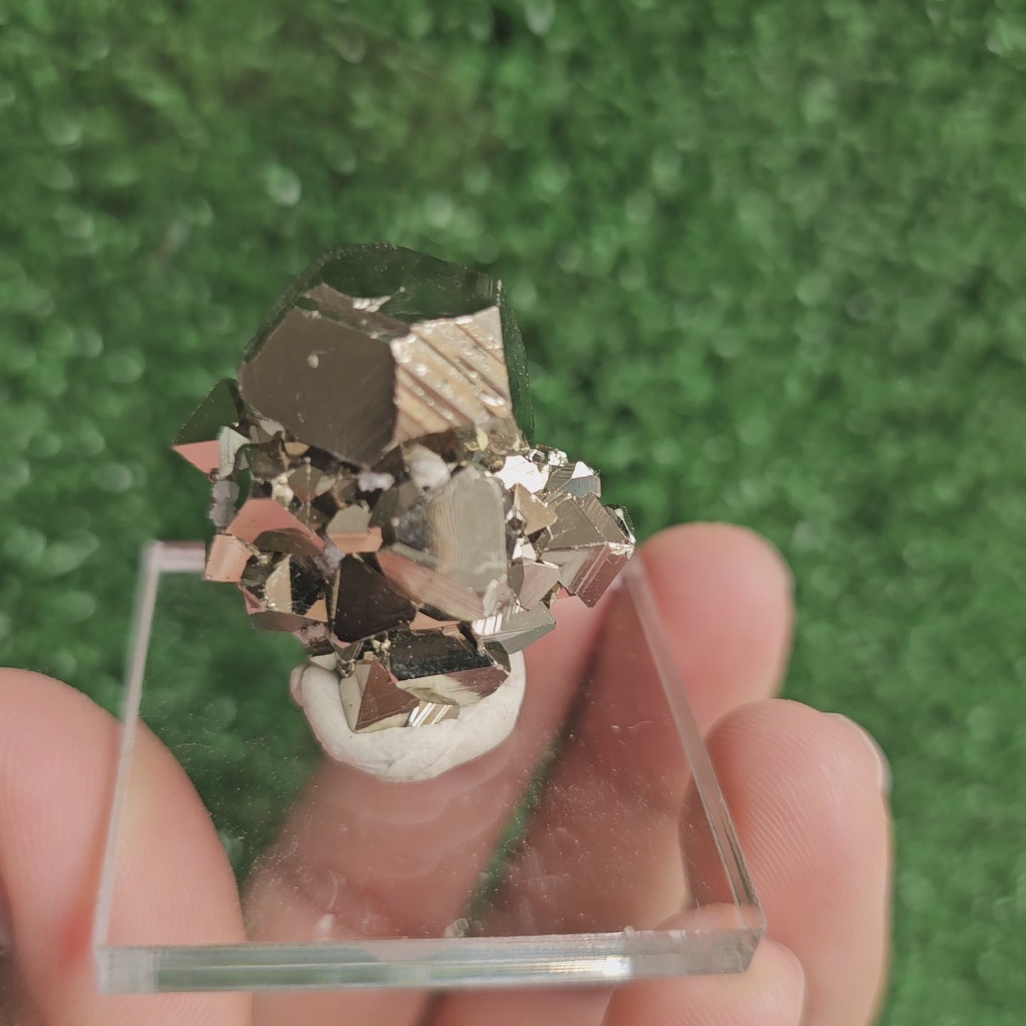 Load video: pyrite octahedral