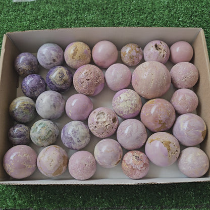 32 pc bolivianite & phosphosiderite spheres