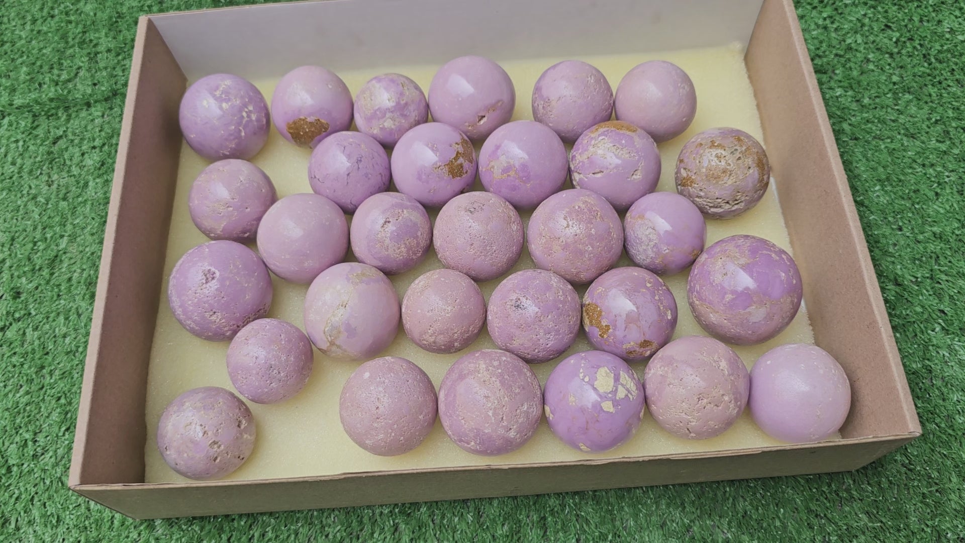 Load video: Lot 30 spheres Phosphosiderite****