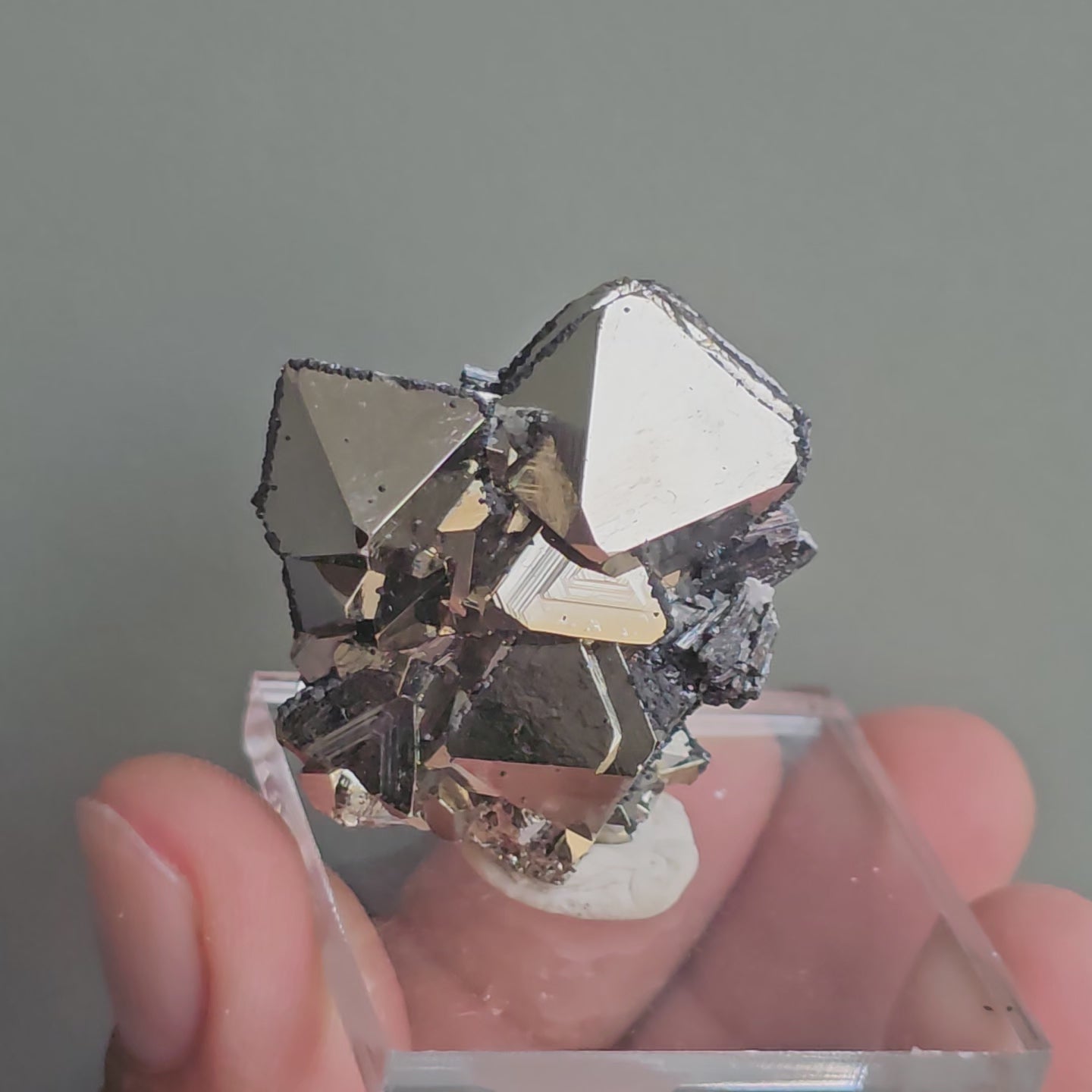 Load video: pyrite octahedral