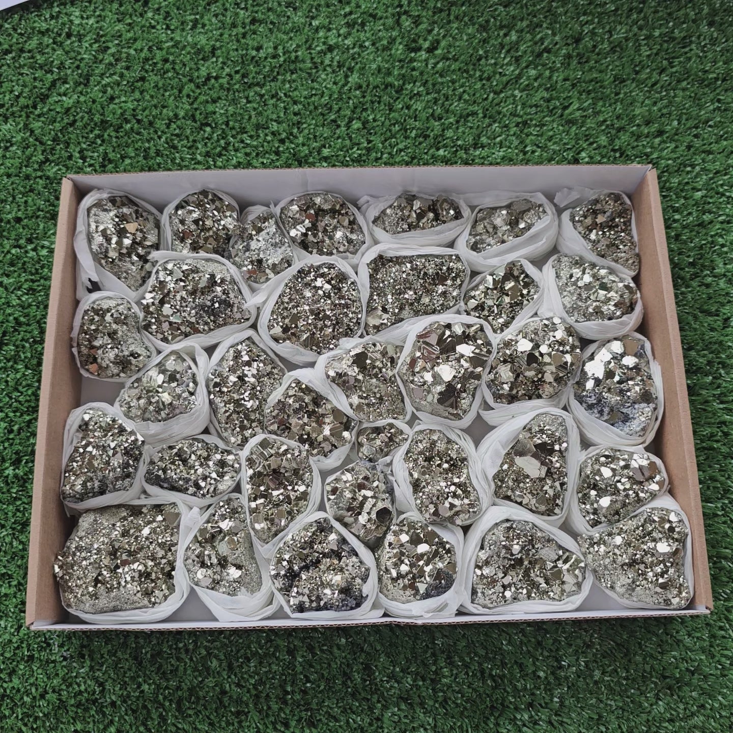 Load video: Box 34 pcs pyrite Octahedral