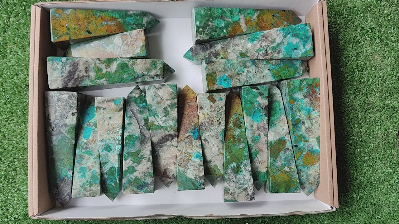 Load video: Lot 17 pcs Chrysoquartz Tower