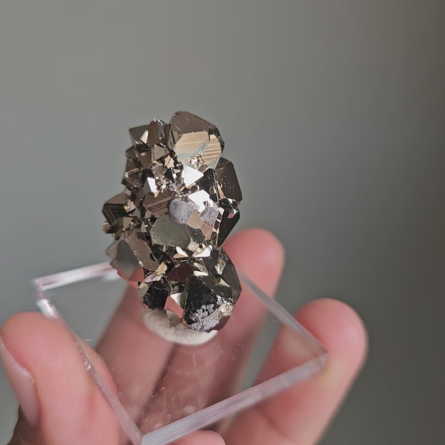 Load video: pyrite octahedral