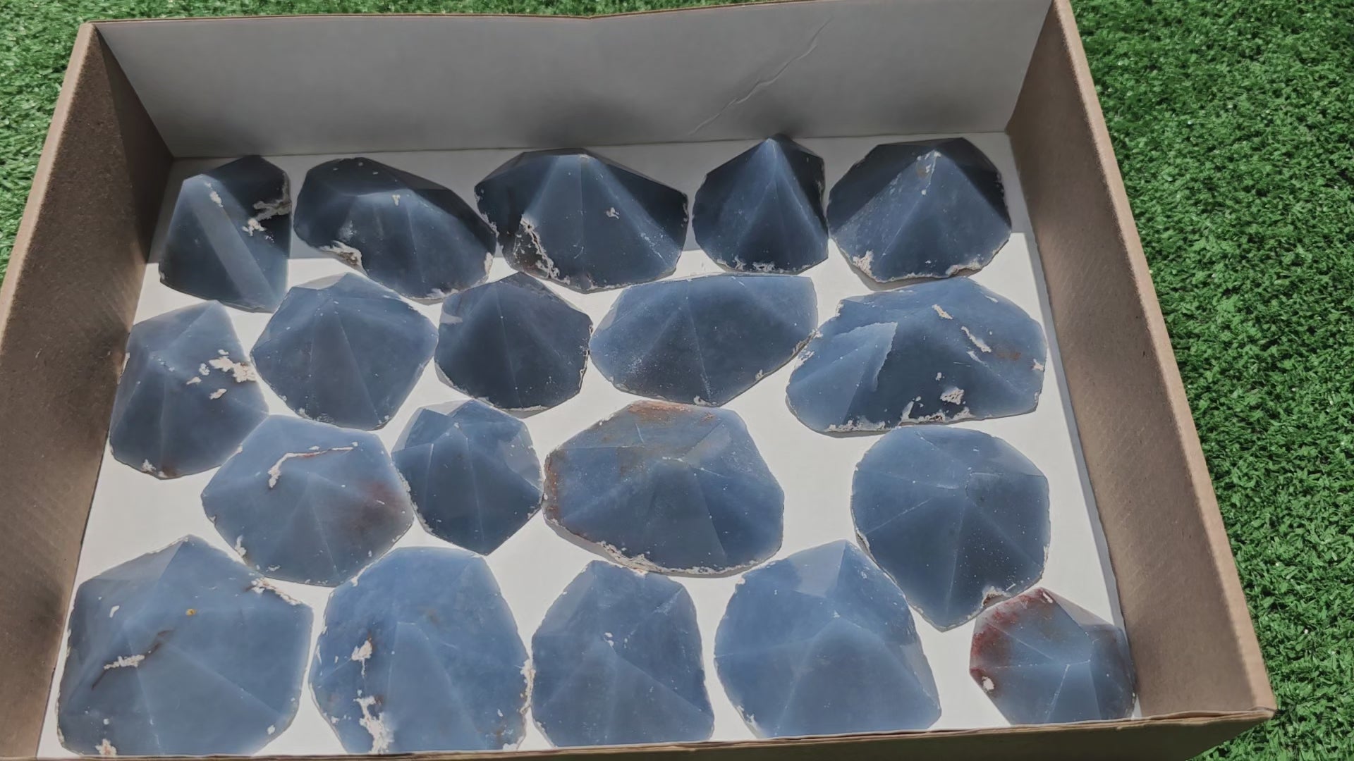 Load video: Lot 19 Slices with point Angelite***
