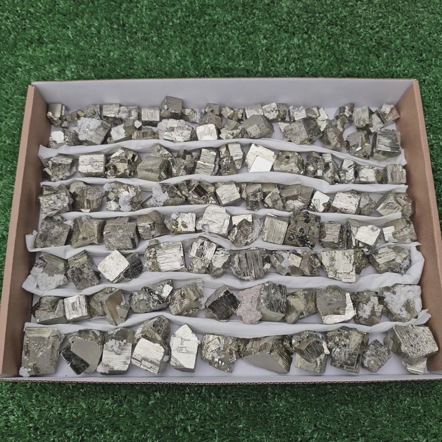 Load video: 97 pc pyrite Cubic