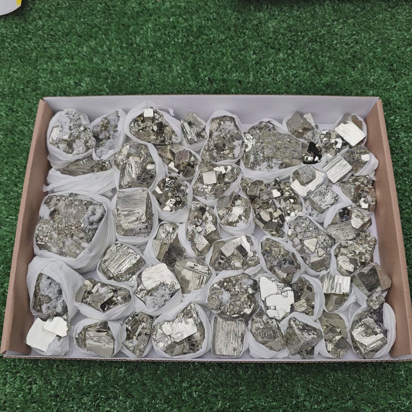 Load video: 52 pc pyrite Cubic box