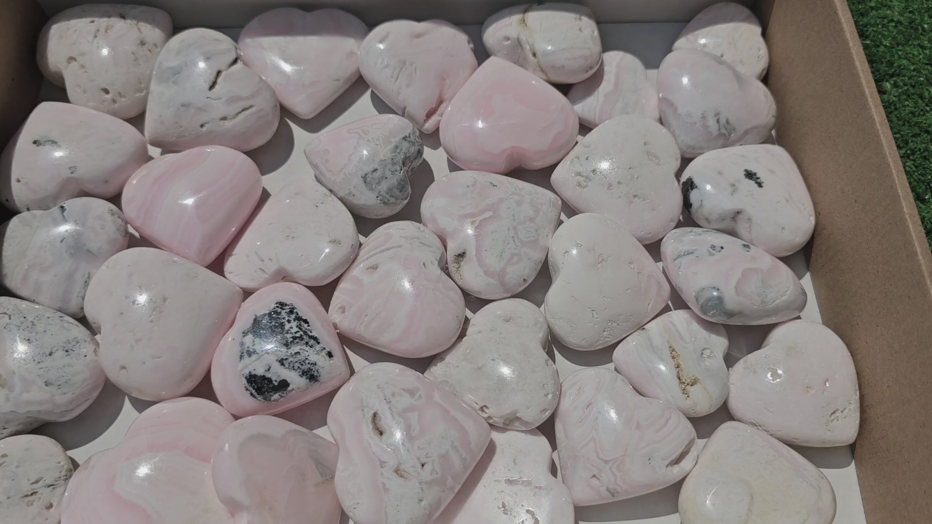 Load video: Lot 33 Hearts Mangano calcite drusy**