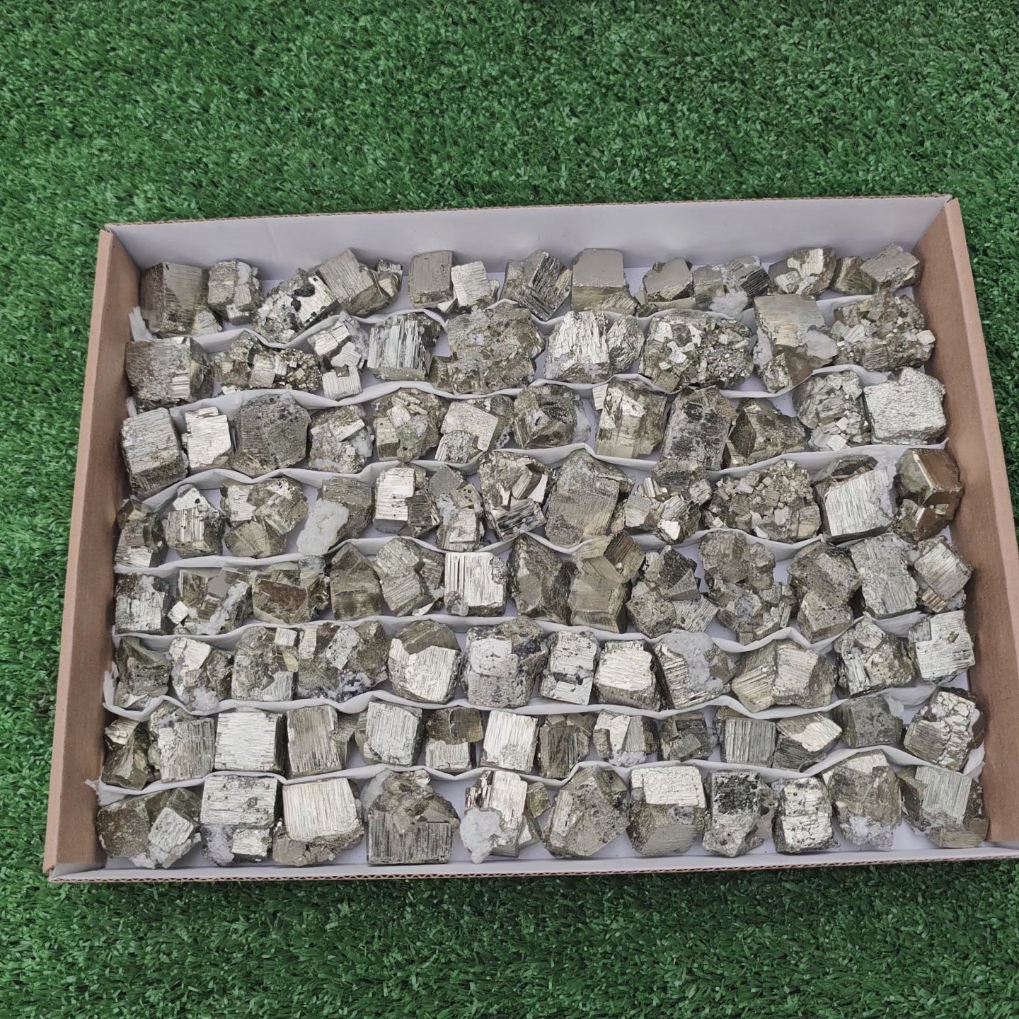 Load video: 94 pc pyrite Cubic