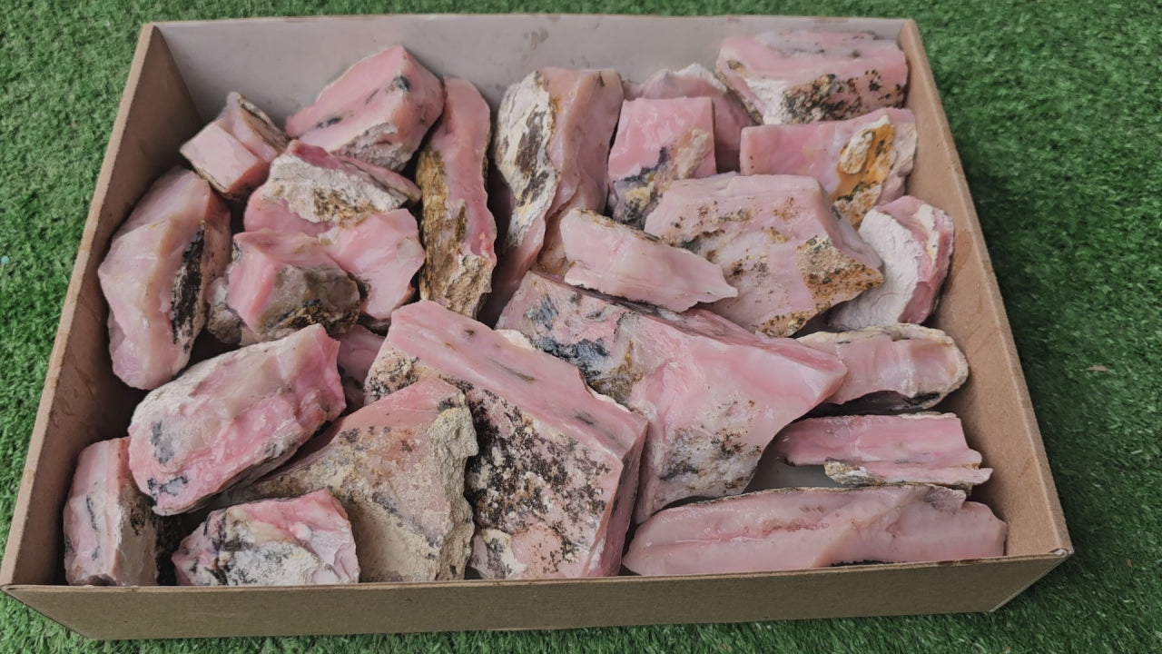 Load video: Lot 3 kg Pink Opal rough
