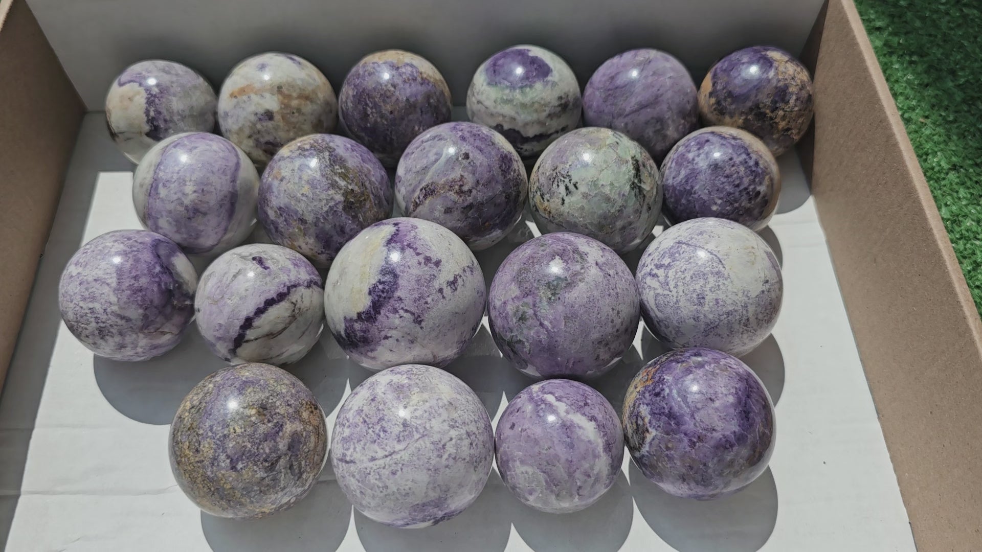 Load video: Lot 20 Spheres Bolivianite