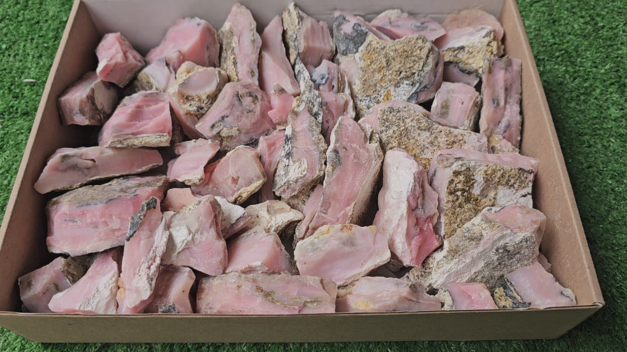 Load video: Lot 3 kg Pink Opal rough