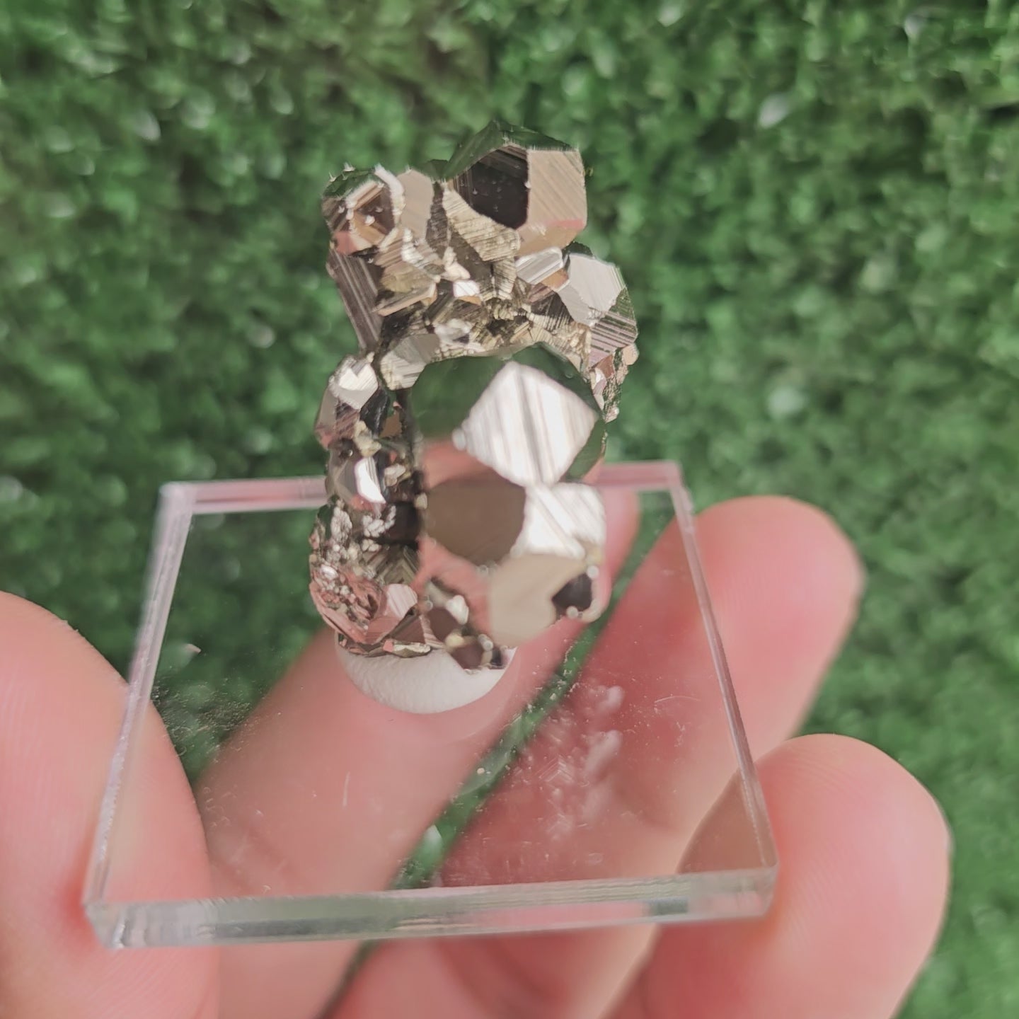 Load video: pyrite octahedral