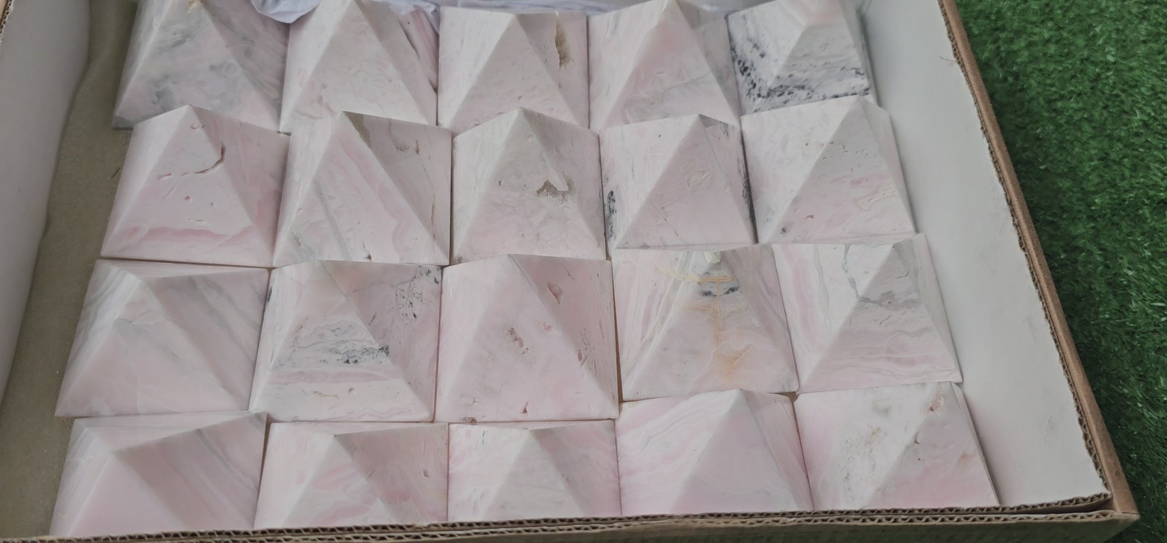 Load video: Lot 20 Mangano Calcite Pyramid