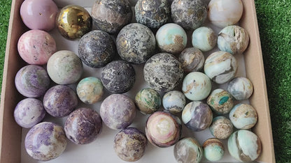 Lot 37 pcs Mixed Stone Spheres