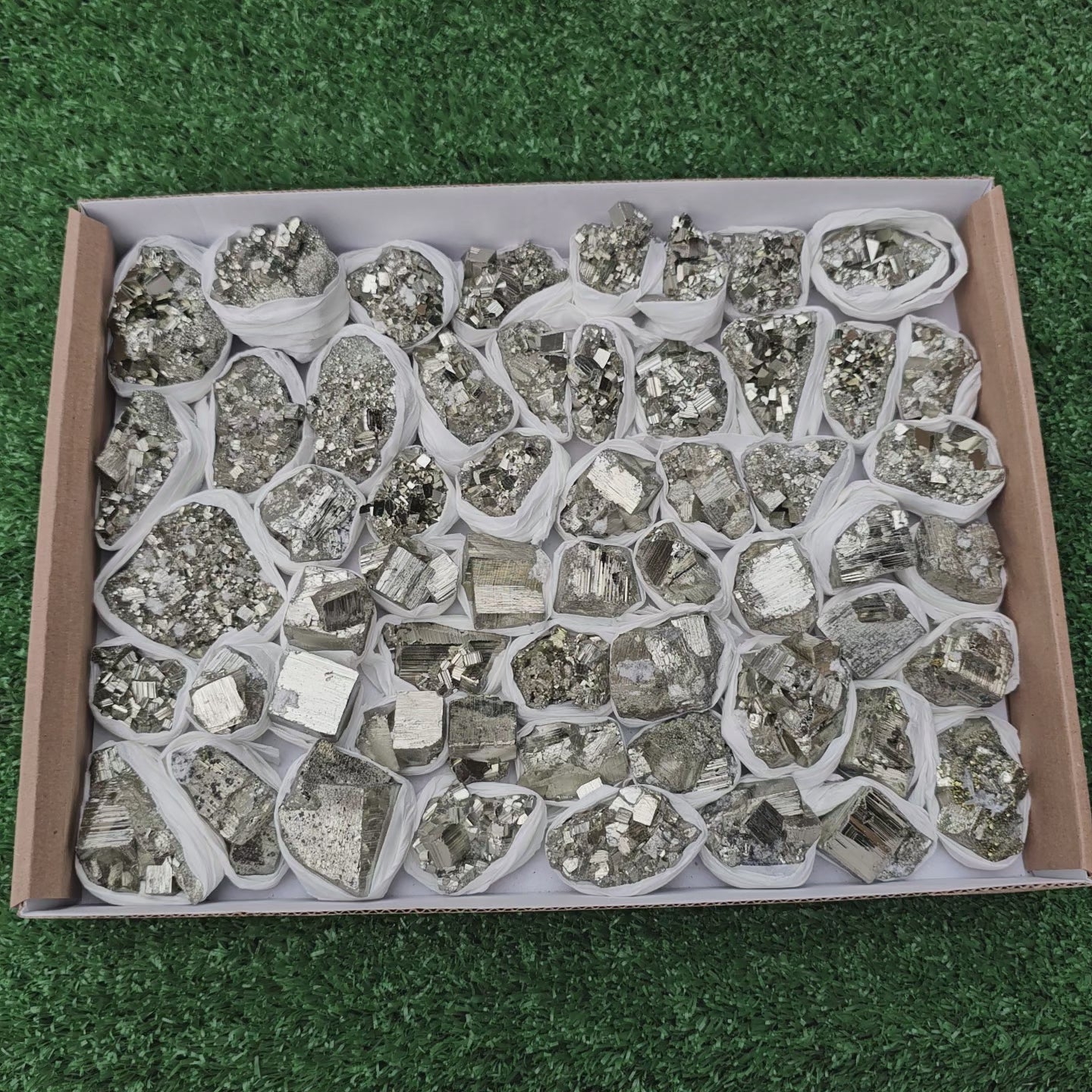 Load video: 55 pc pyrite Cubic