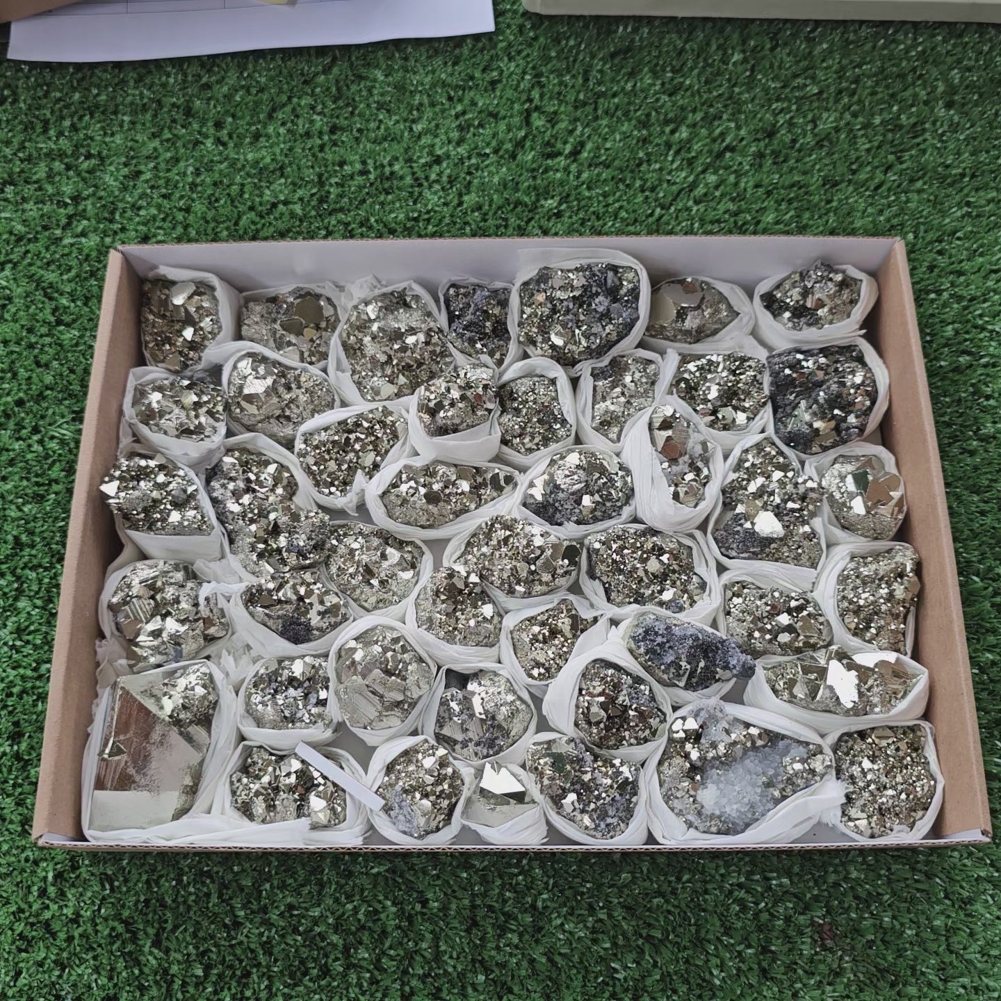Load video: Box 44 pcs pyrite Octahedral