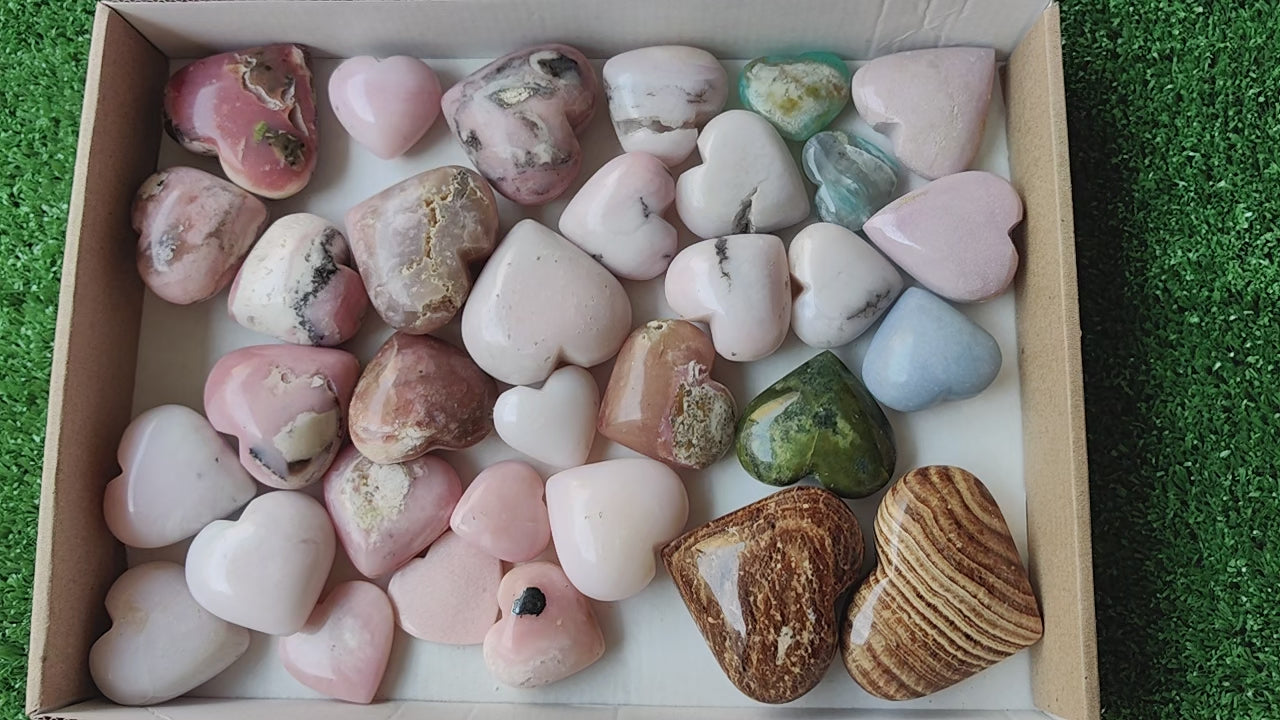 Load video: 32 pcs pink opal hearts &amp; mix