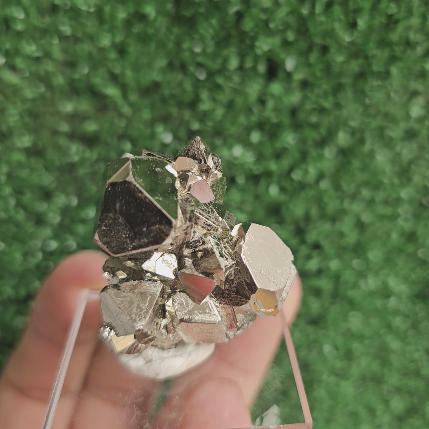 Load video: pyrite octahedral